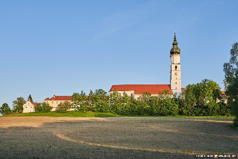Gemeinde Neumarkt_St._Veit Landkreis Mühldorf Pfarrkiche St. Vitus Kloster Sankt Veit an der Rott (Dirschl Johann) Deutschland MÜ